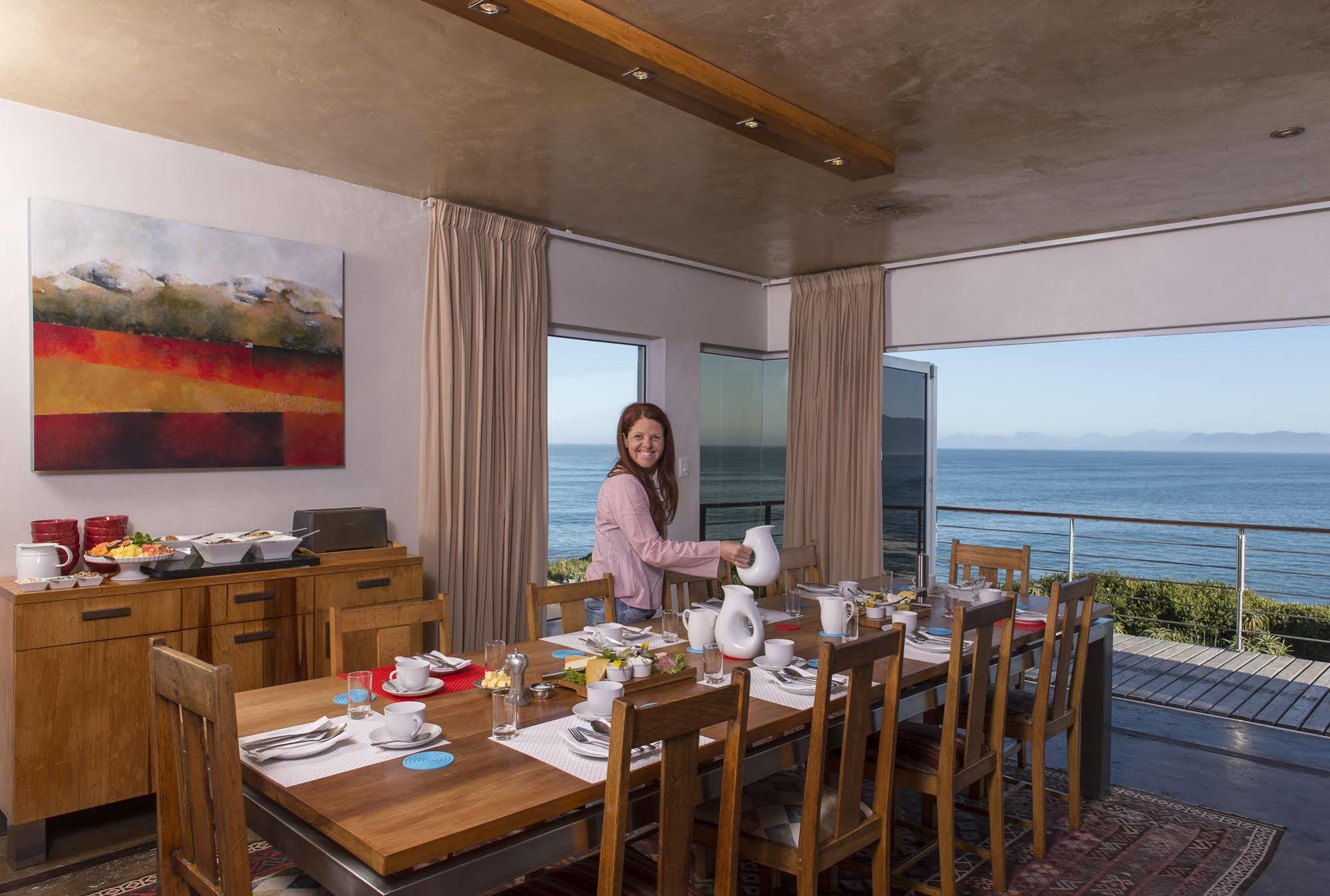 Whalesong Lodge Gansbaai Eksteriør billede