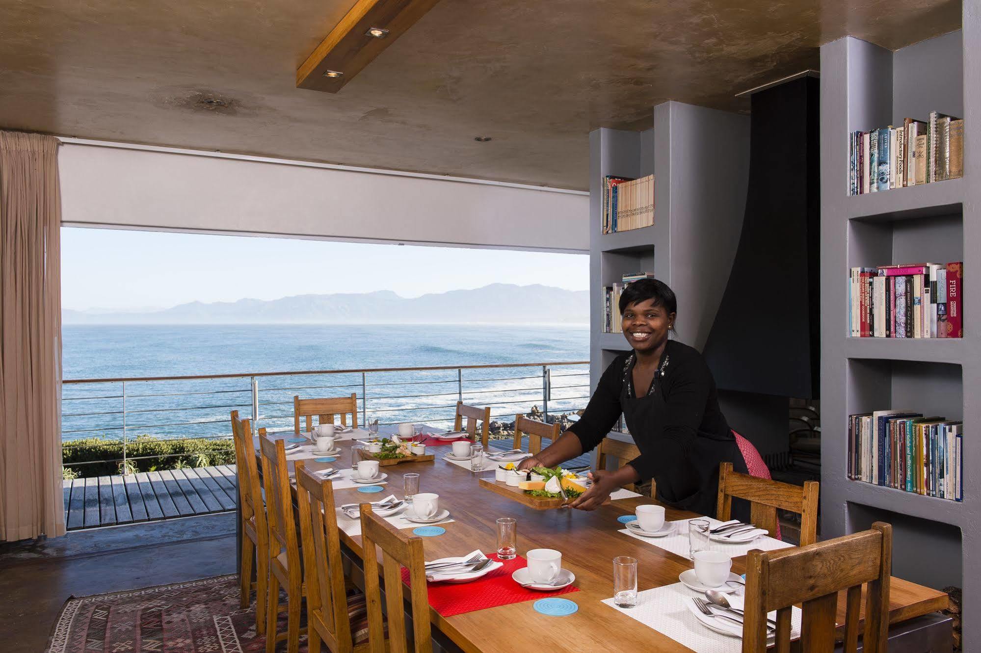 Whalesong Lodge Gansbaai Eksteriør billede
