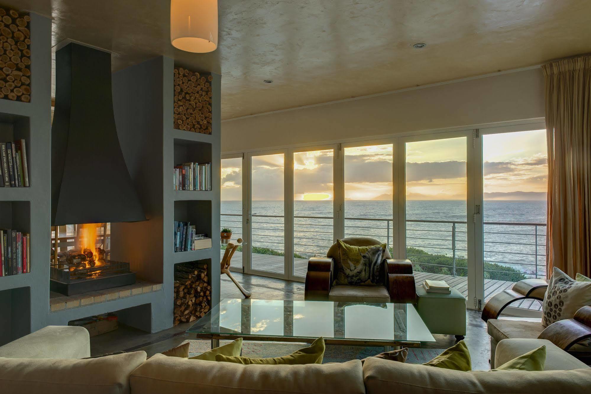 Whalesong Lodge Gansbaai Eksteriør billede