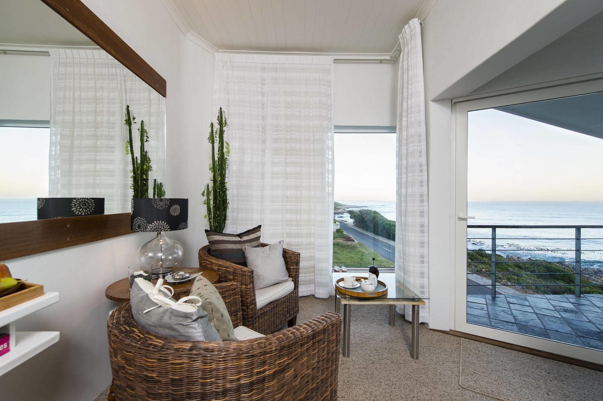 Whalesong Lodge Gansbaai Eksteriør billede