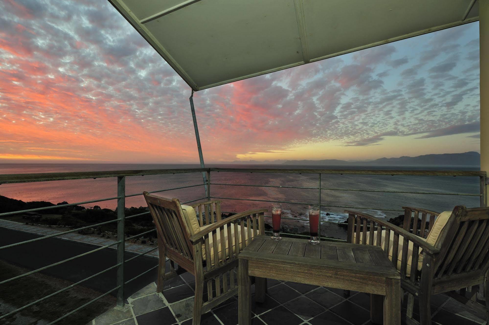 Whalesong Lodge Gansbaai Eksteriør billede